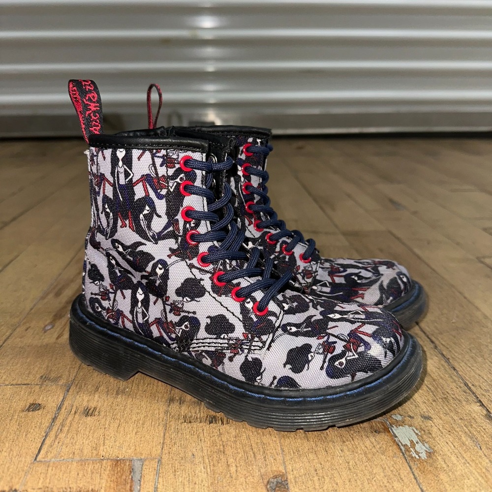Dr. Martens Adventure Time Marceline‎ Vampire Boots Unisex Kids 12 White Lace Up